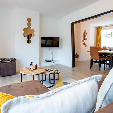 Chez Nadine بيت للعطل *
