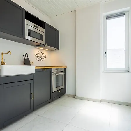 펜션 Chez Nadine 라로셰안알데네