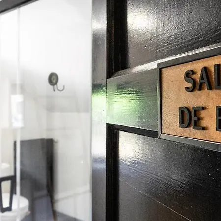 펜션 Chez Nadine 라로셰안알데네